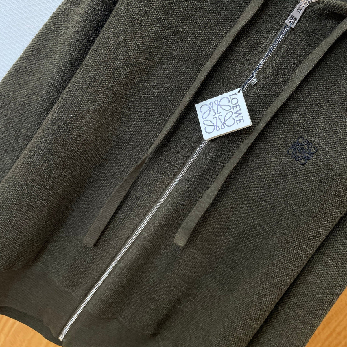 LOEW ZIP HOODIE