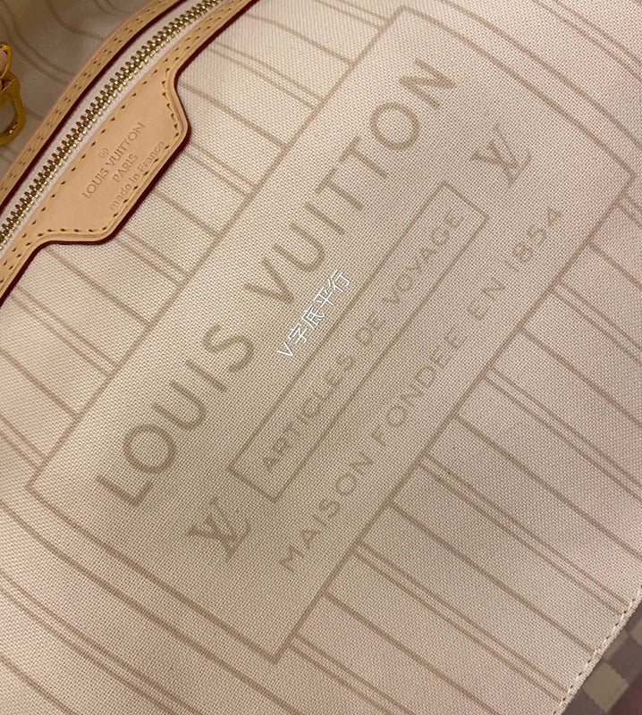 I W Fashion Lu-Vi bags - 17667