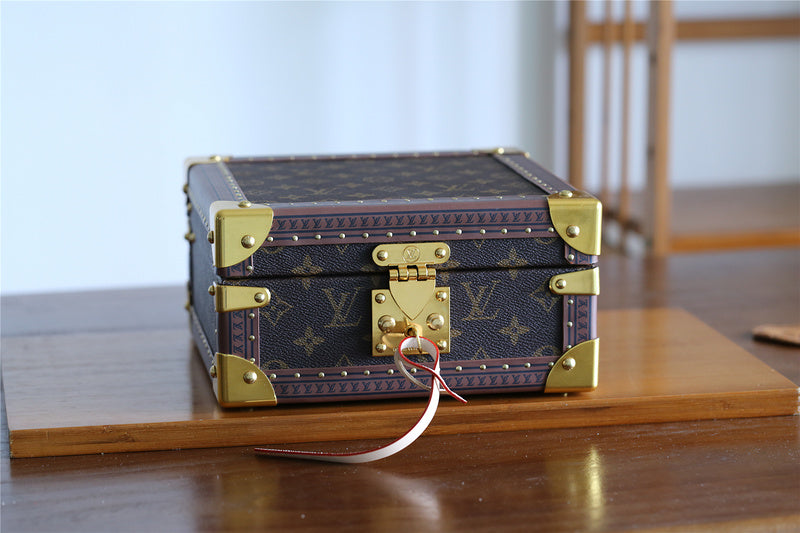 I W Fashion Lu-Vi bags - 9553