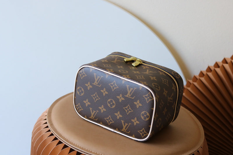 I W Fashion Lu-Vi Bags - 16981