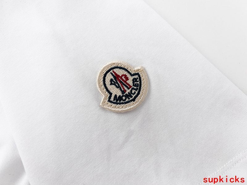 Moncler Luxury Cloth