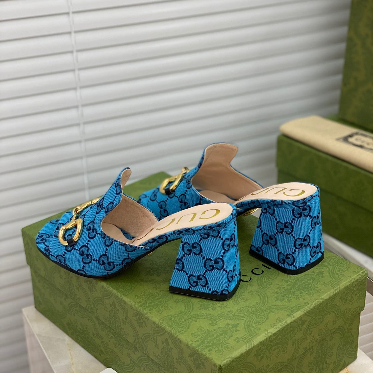 SE503  Size 5-10 Heels:7.5cm Material: Cowhide Lining: Sheep skin Sole: Italian leather