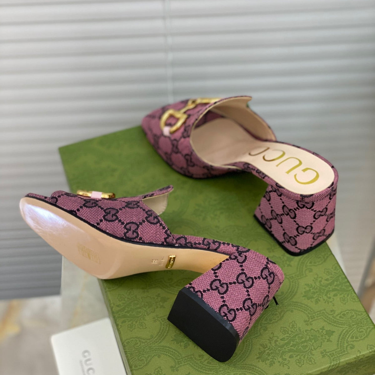 SE504  Size 5-10 Heels:7.5cm Material: Cowhide Lining: Sheep skin Sole: Italian leather
