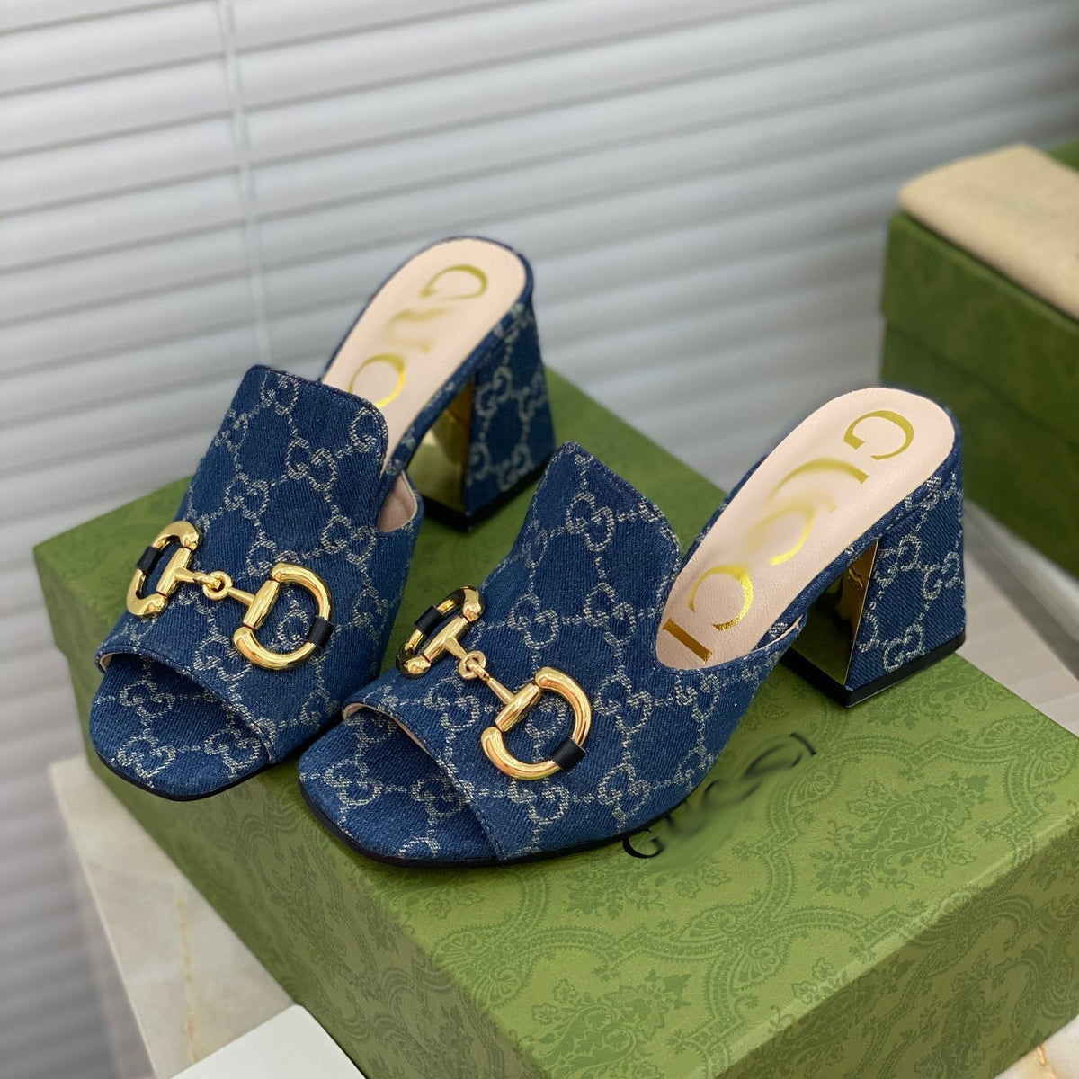 SE505  Size 5-10 Heels:7.5cm Material: Cowhide Lining: Sheep skin Sole: Italian leather