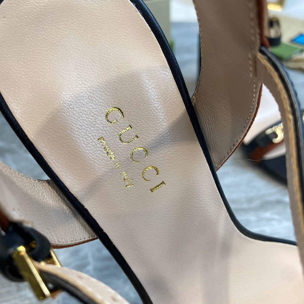 SE552 Size 4-9 Heels:7.5cm Material: Cowhide Lining: Sheep skin Sole: Italian leather