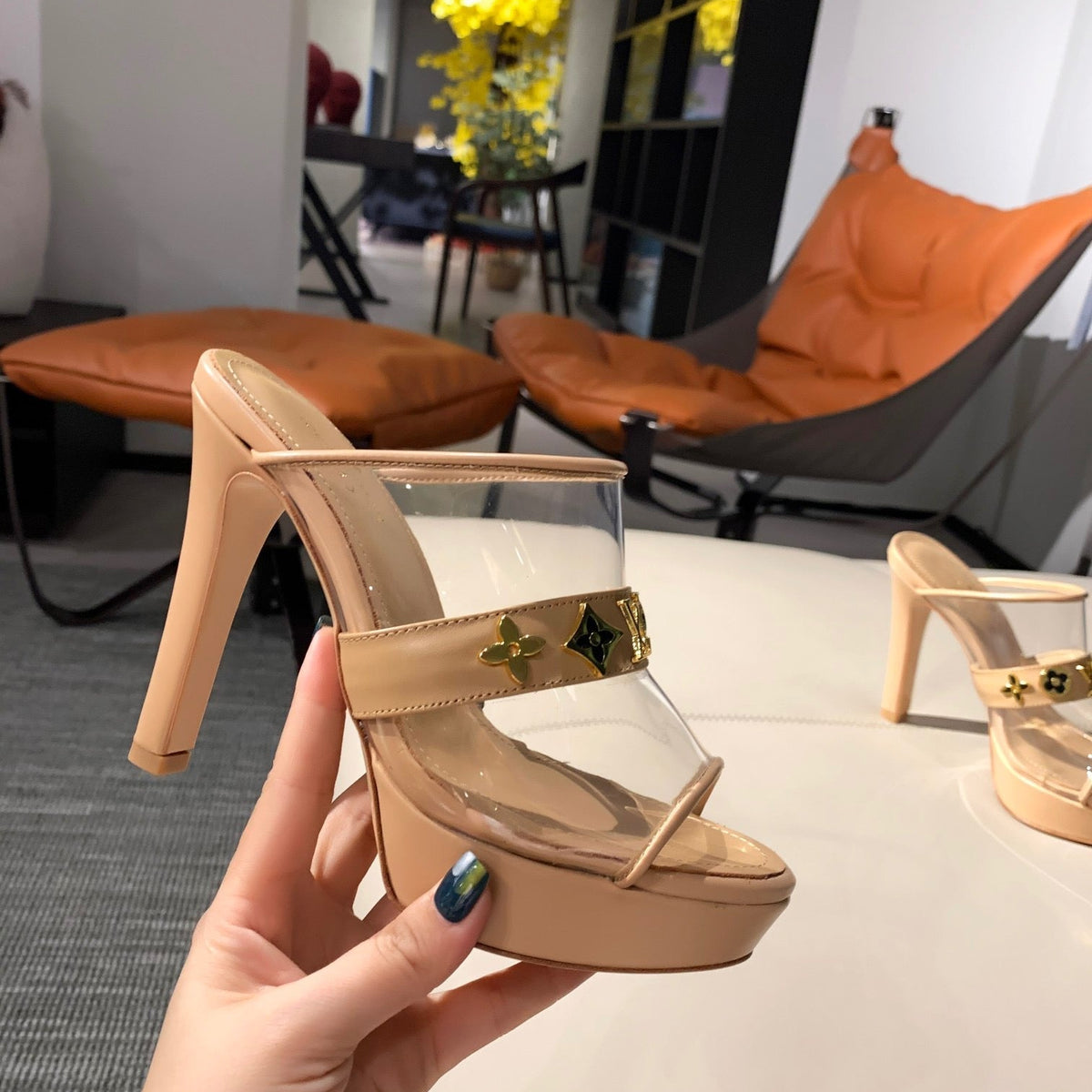 SE571 Size 4-11   Heels:10cm Material: Cowhide  Lining: Sheep skin Sole: Italian leather