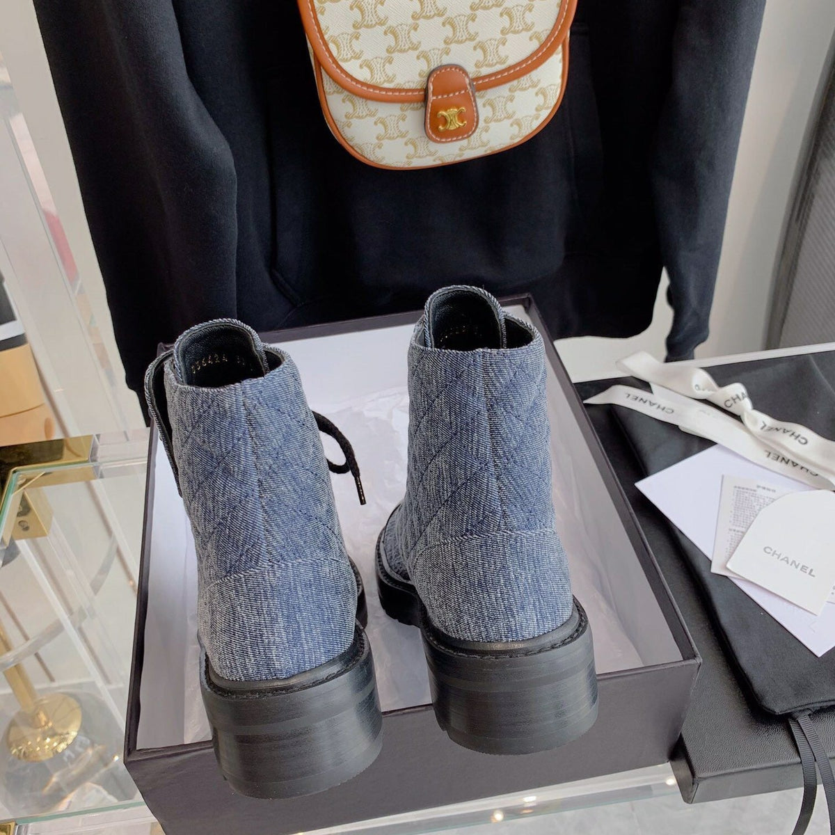 SE626 Size 5-9  Material: Cowhide  Lining: Sheep skin Sole: Rubber