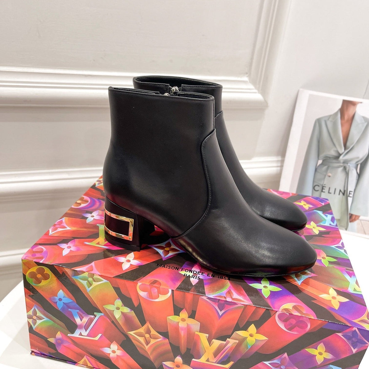 SE669  Size 4-9   Heels:5cm Material: Cowhide  Lining: Sheep skin Sole: Italian leather
