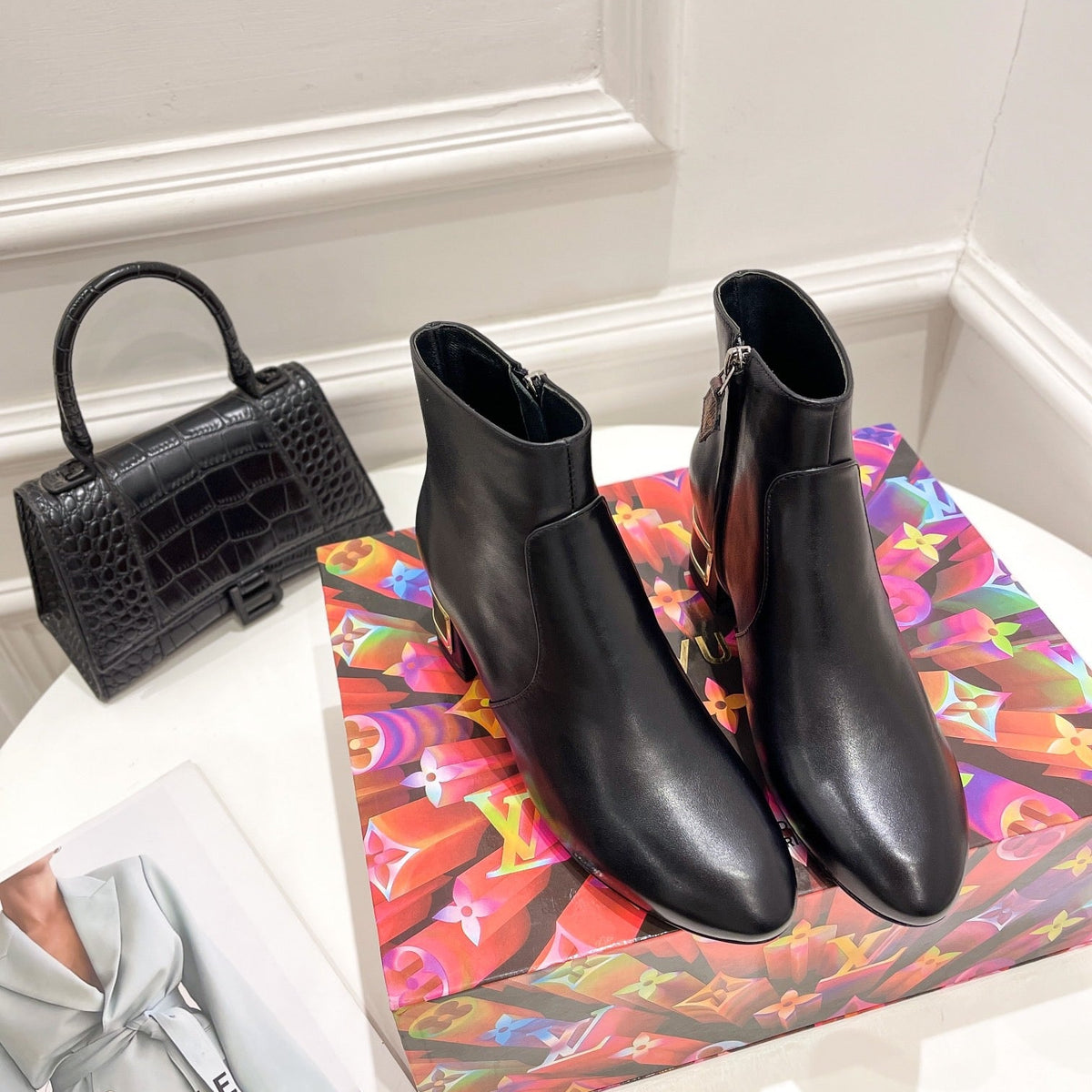 SE669  Size 4-9   Heels:5cm Material: Cowhide  Lining: Sheep skin Sole: Italian leather