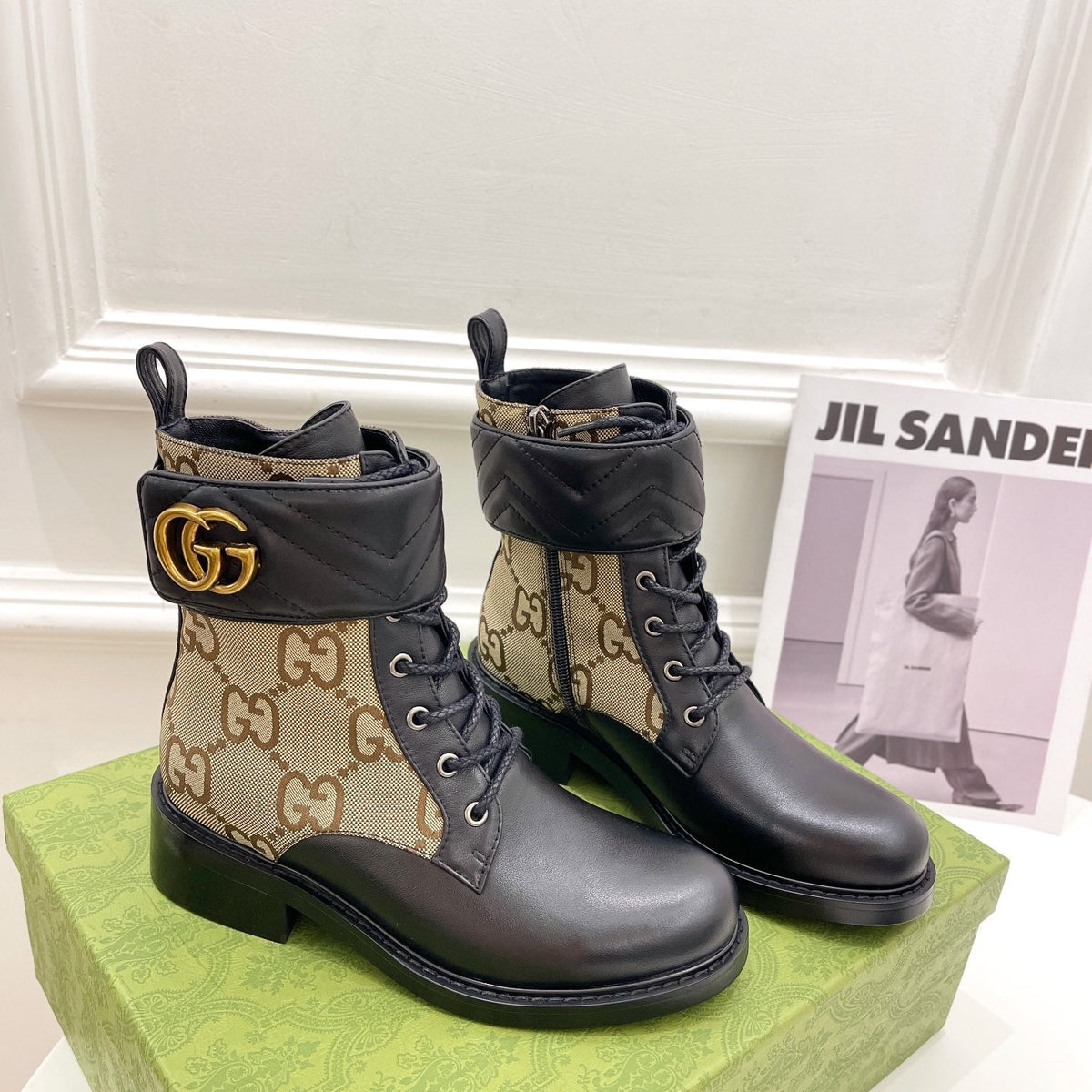 SE691  Size 5-10   Material: Cowhide  Lining: Sheep skin Sole: Rubber