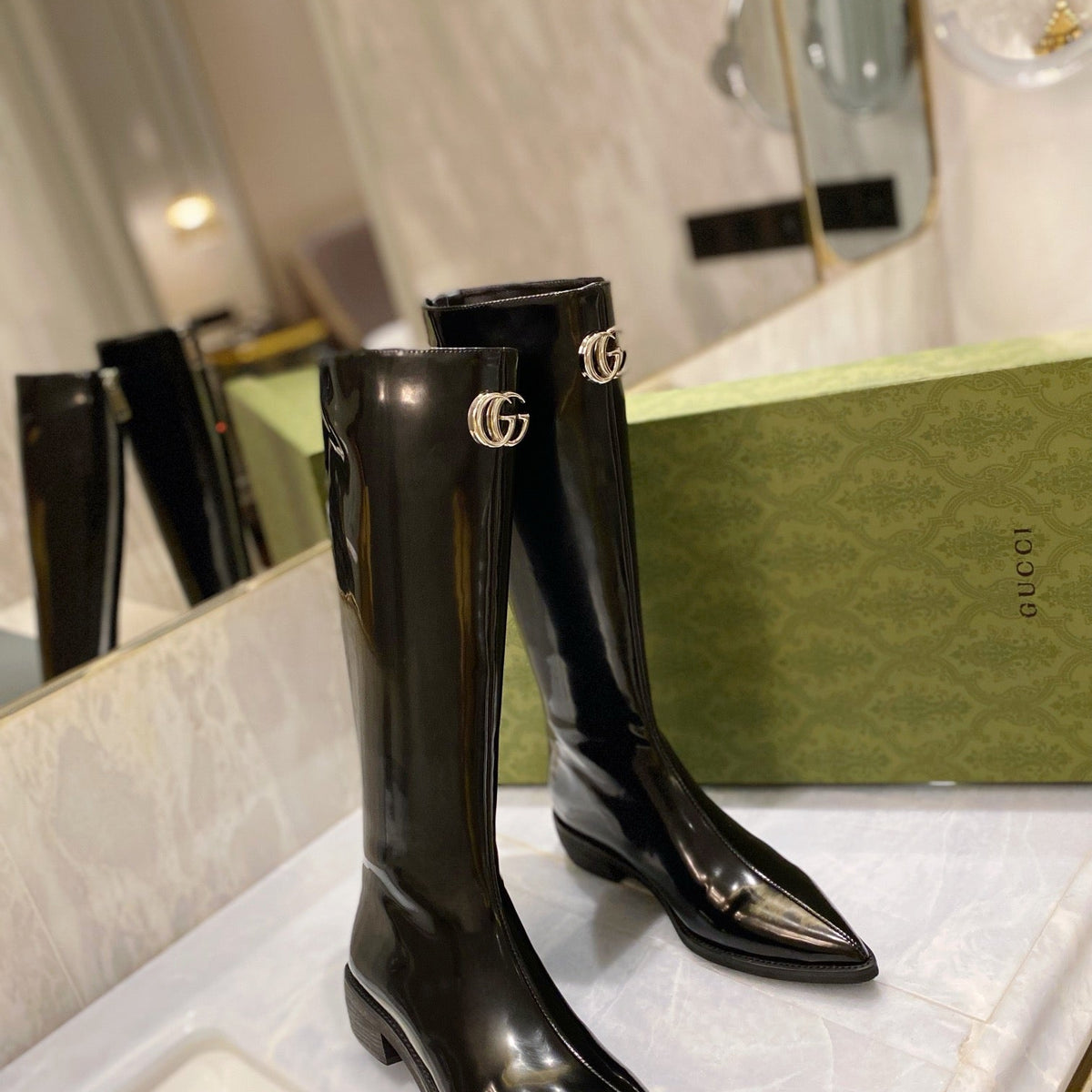 SE700   Size 5-10   Heels:3cm Shaft measures approximately 15.5” from arch Material: Cowhide  Lining: Sheep skin
