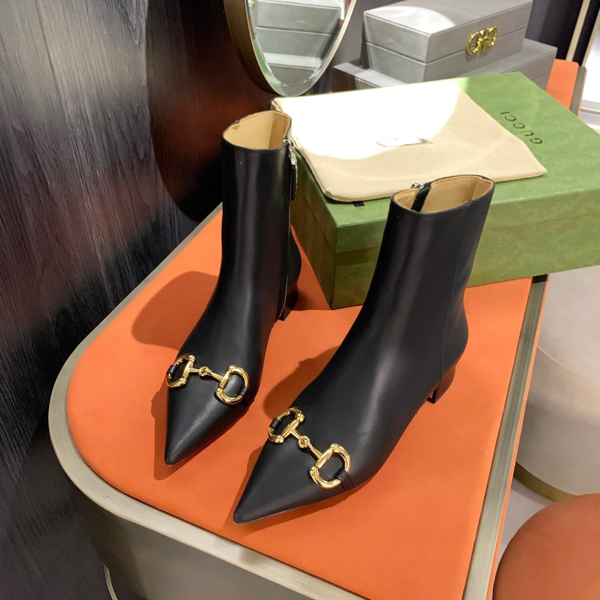 SE730  Size 4-10  Heels:2.4cm Material: Cowhide  Lining: Sheep skin Sole: Italian leather