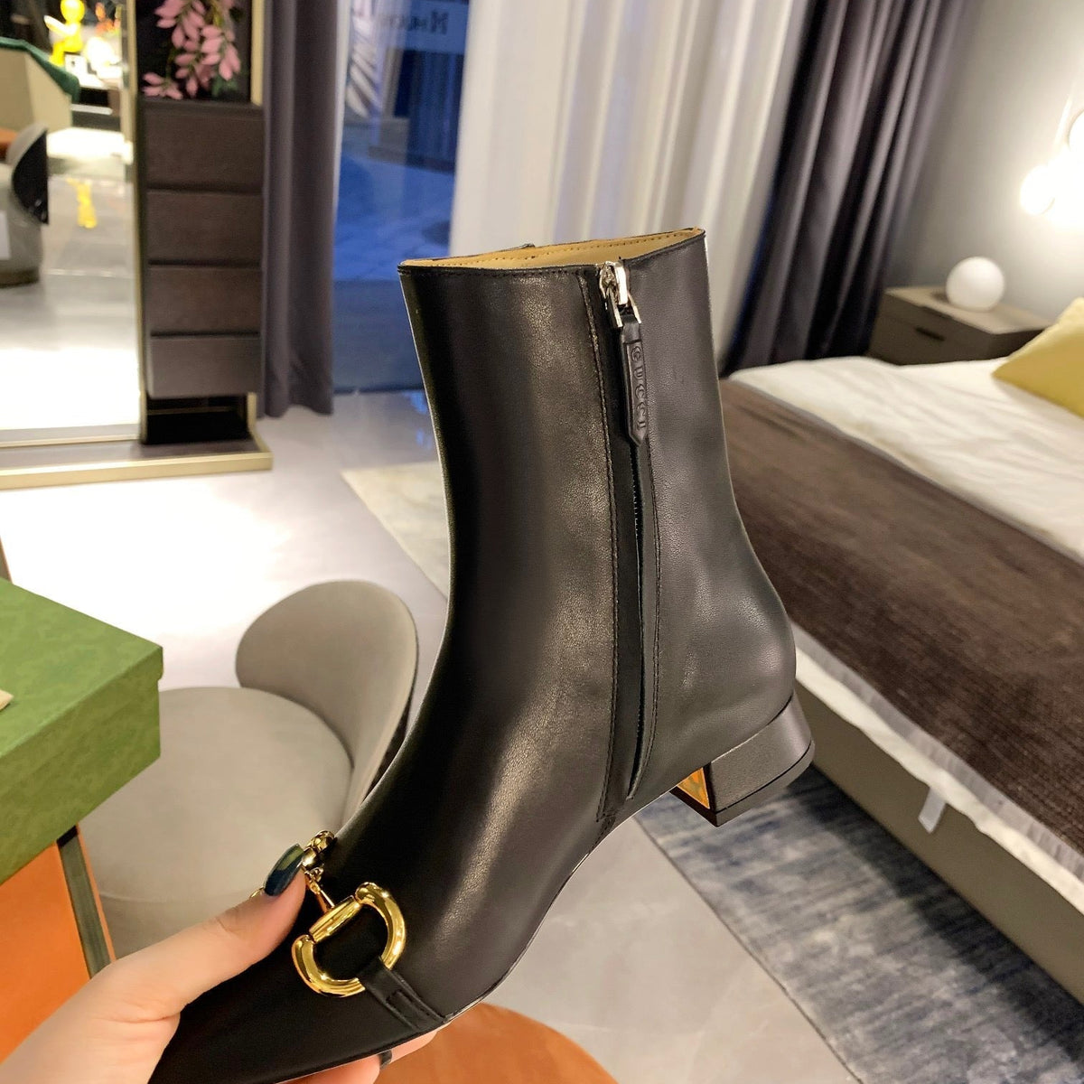 SE730  Size 4-10  Heels:2.4cm Material: Cowhide  Lining: Sheep skin Sole: Italian leather