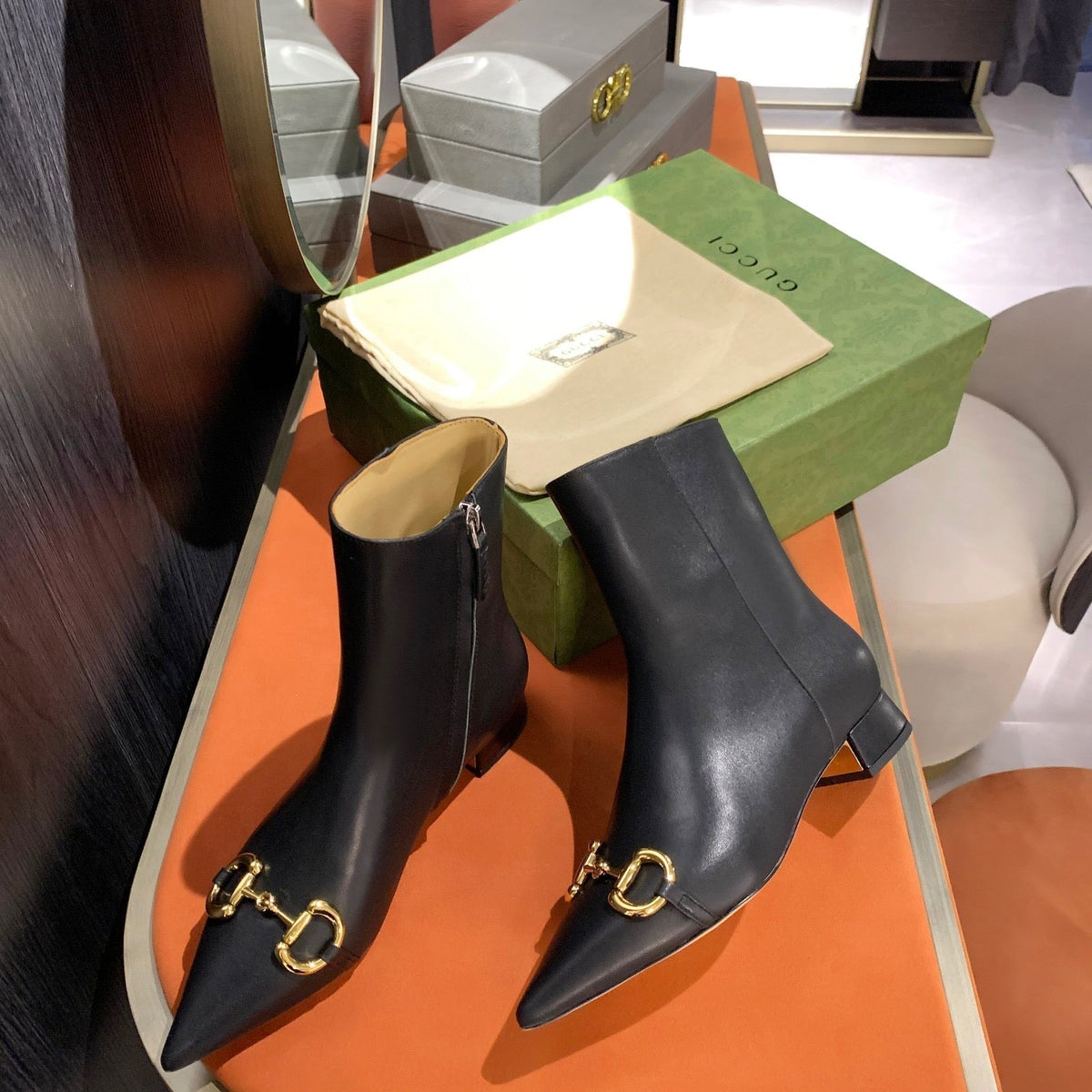 SE730  Size 4-10  Heels:2.4cm Material: Cowhide  Lining: Sheep skin Sole: Italian leather