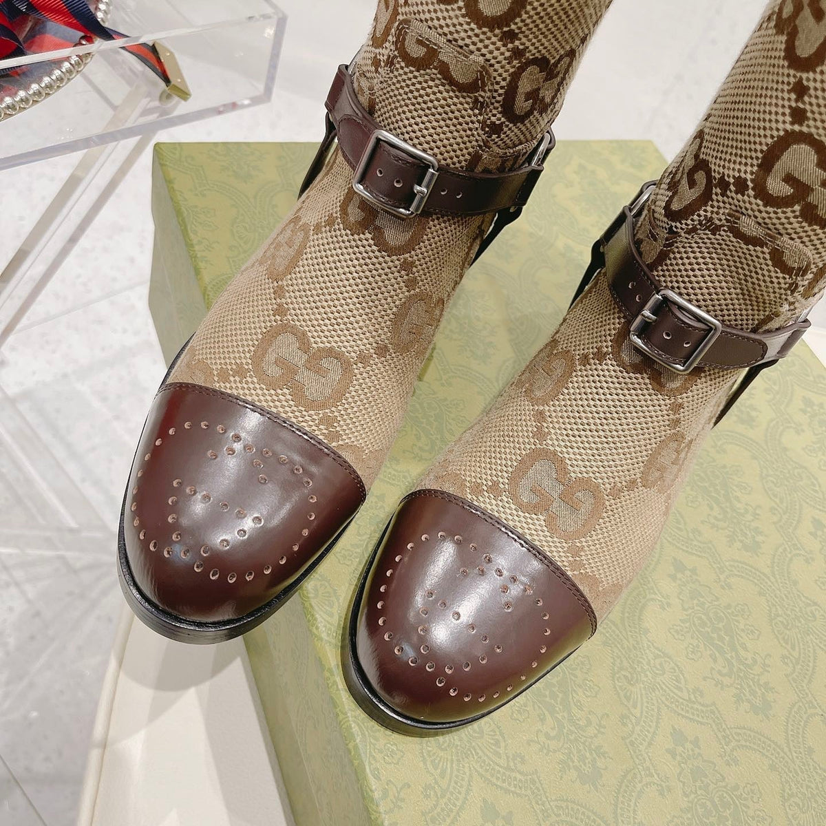 SE746   Size 5-9    Material: Cowhide  Lining: Sheep skin Sole: Italian leather
