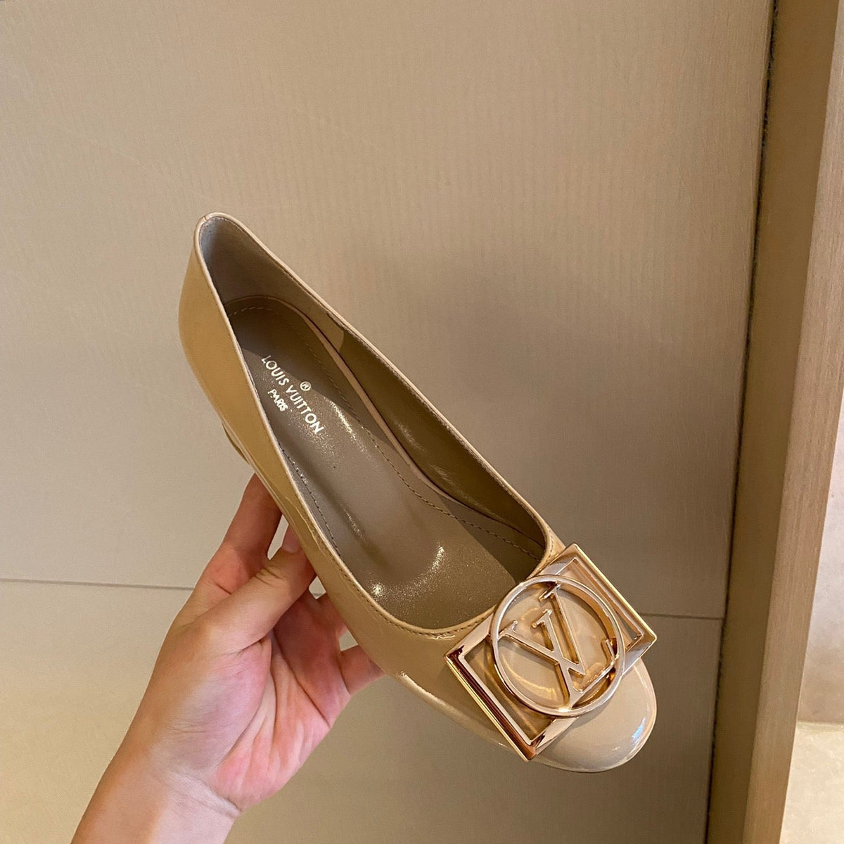 SE791  Size5-10   Material: Cowhide  Lining: Sheep skin Sole: Italian leather