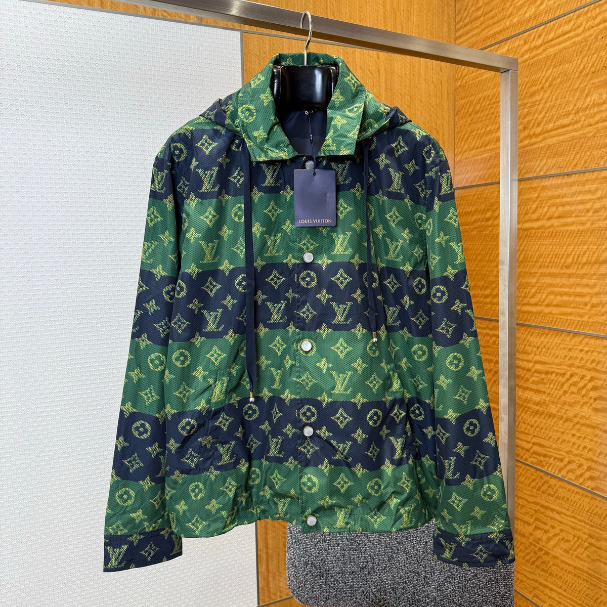 LOU JACKET
