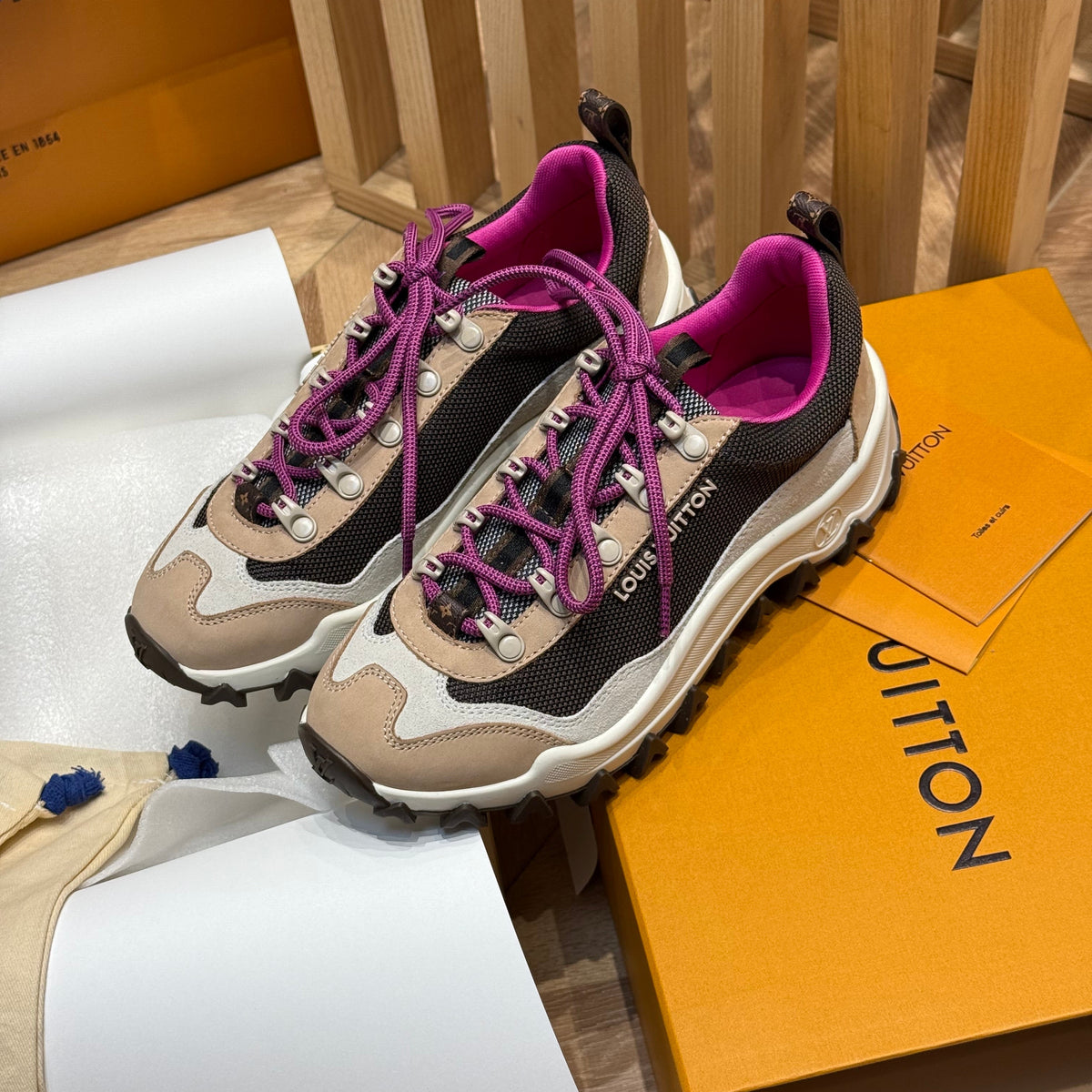 LOU RUSH XPLORER SNEAKERS
