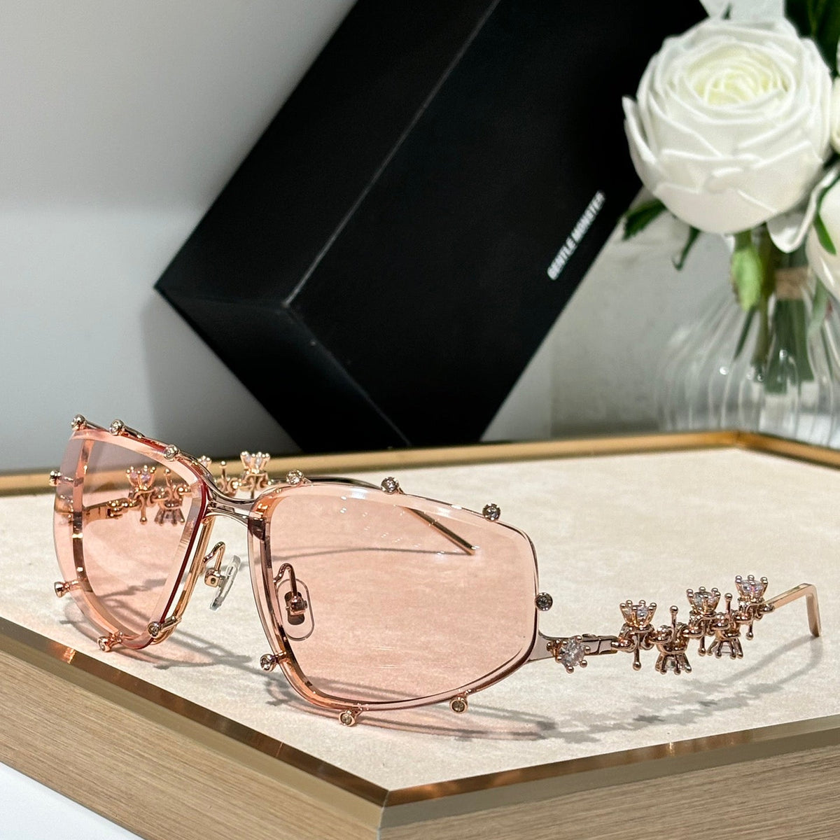 GENTLE M SUNGLASSES