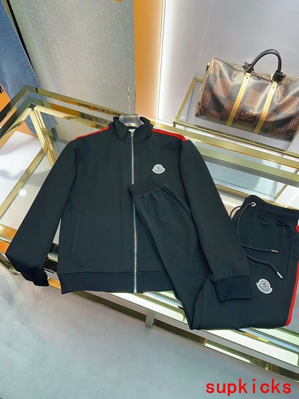 Moncler Luxury Cloth