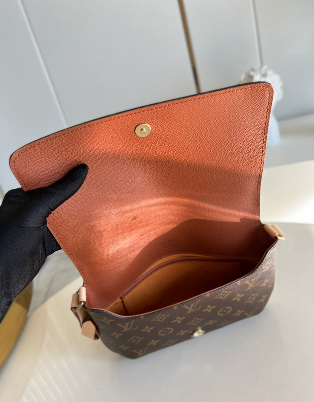 I W Fashion Lu-Vi bags - 17294