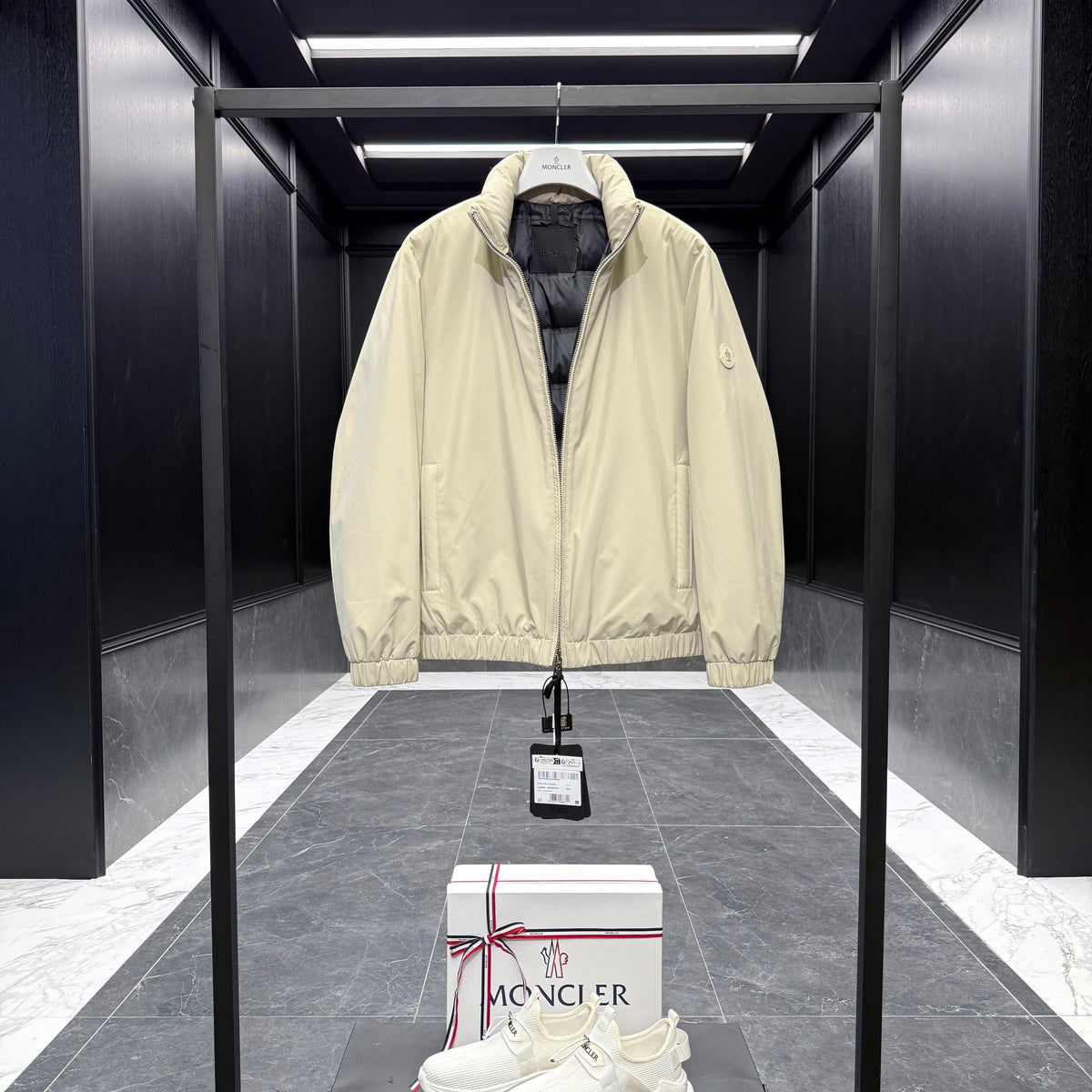 MONC LUSERNA JACKET