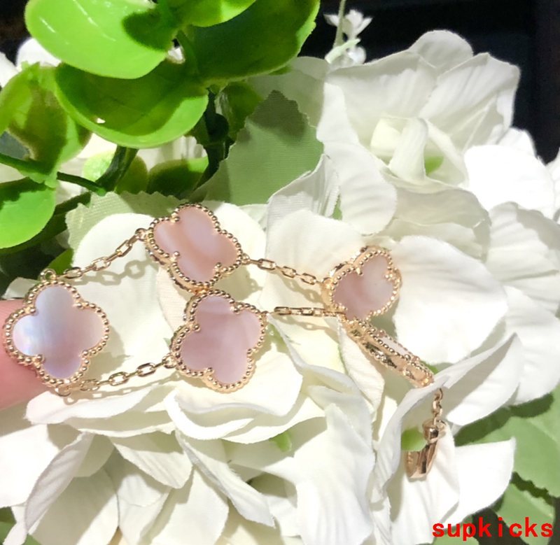 Van Cleef & Arples Jewelry