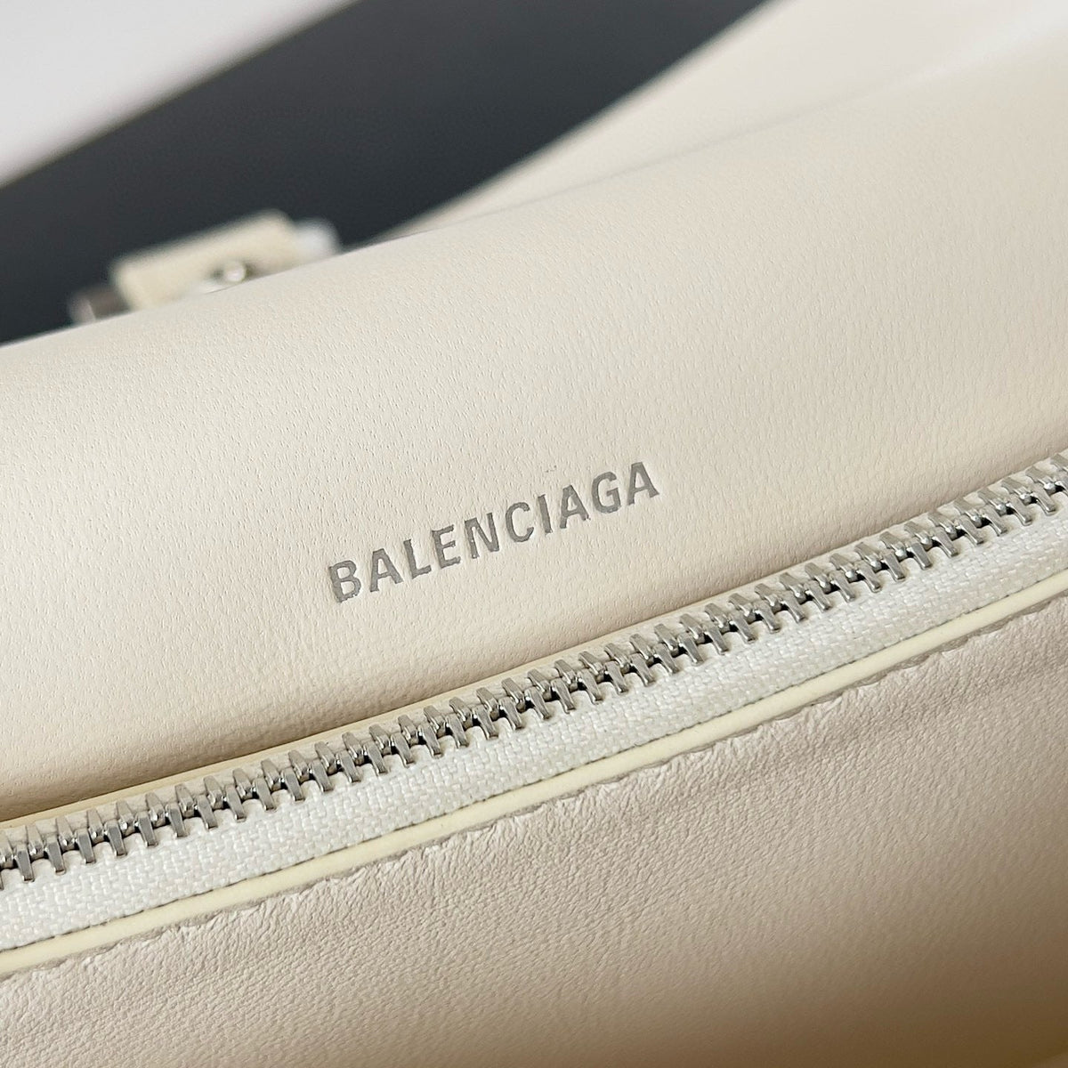 BAL SMALL CRUSH BAG