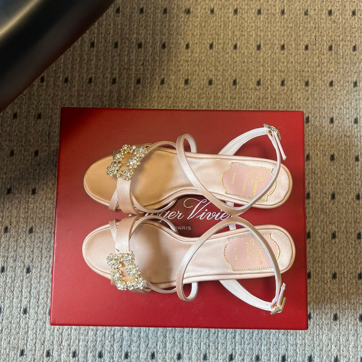 ROGER V HEELS