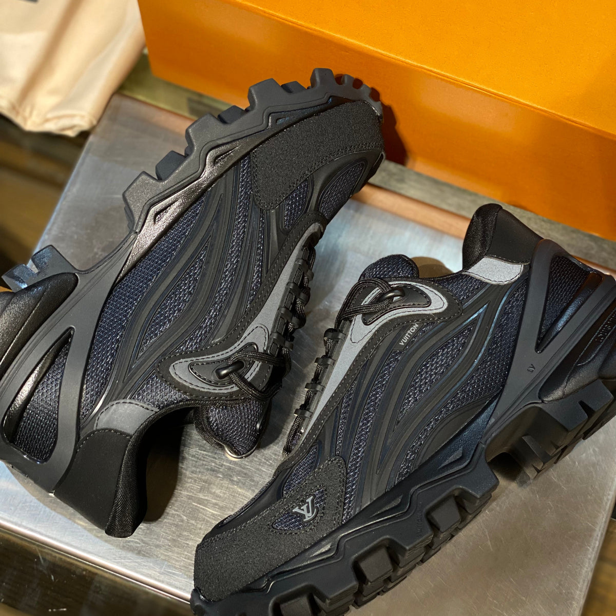 LOU SUMMIT SNEAKERS