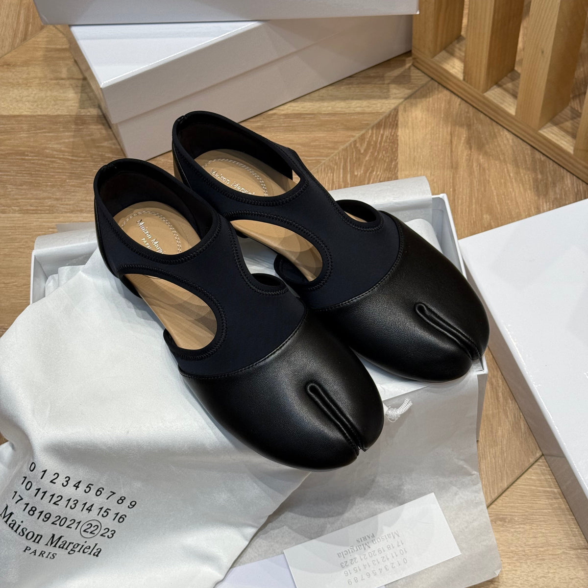 MAISON M TABI BALLET FLATS