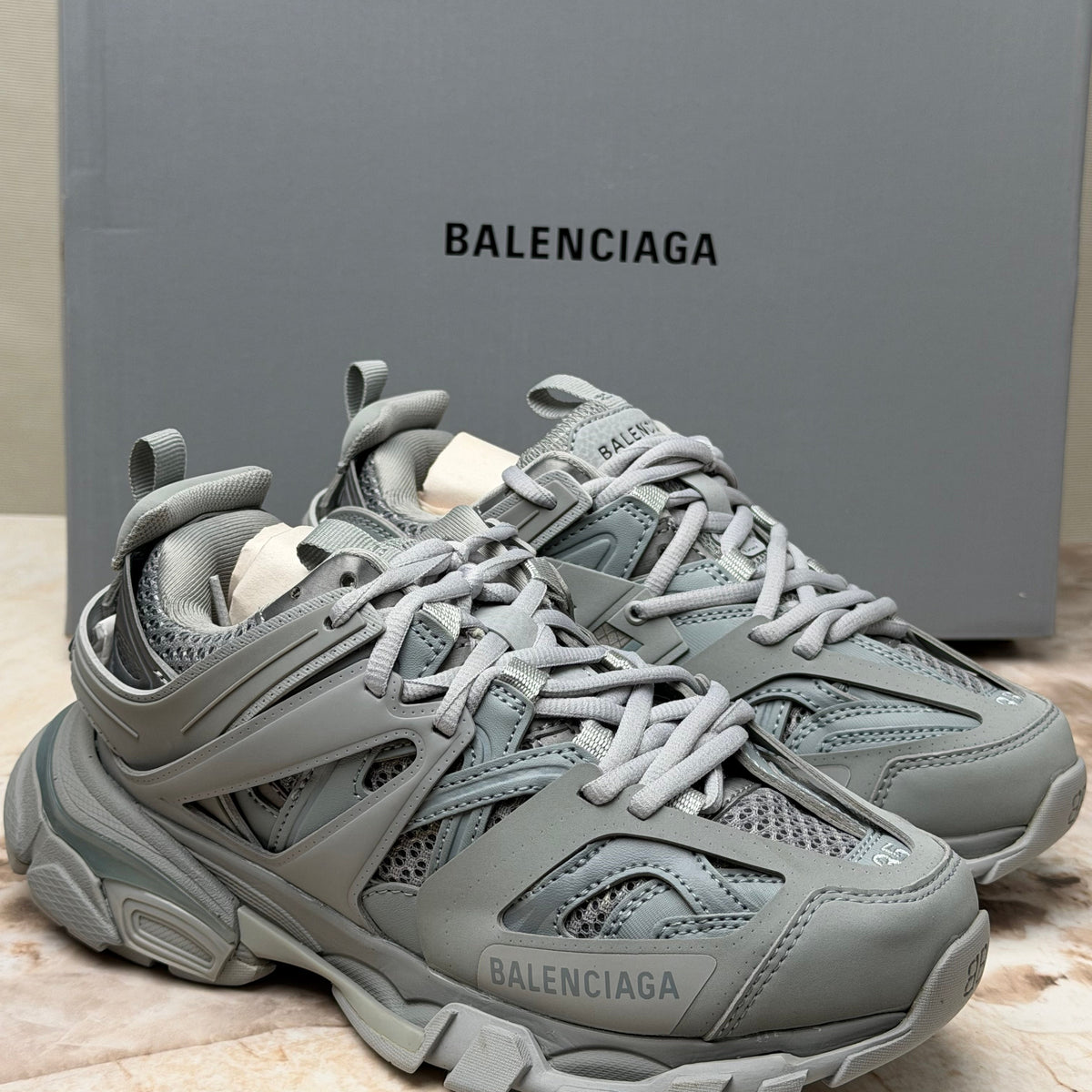 BAL TRACK SNEAKERS ND