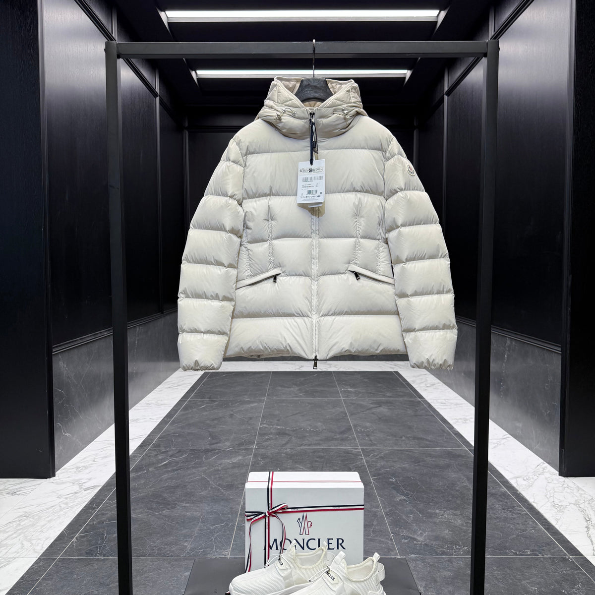 MONC AVOCE JACKET