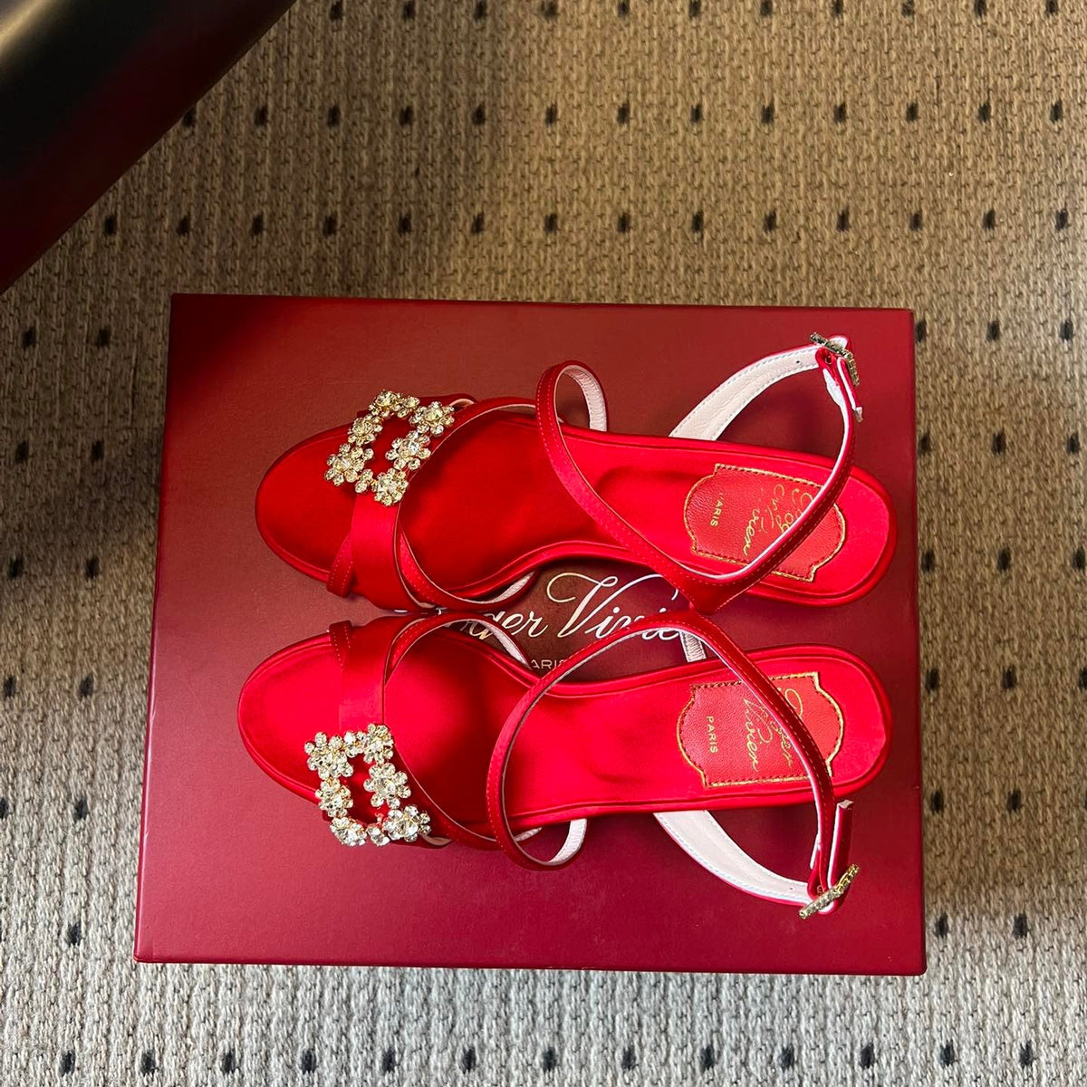 ROGER V HEELS
