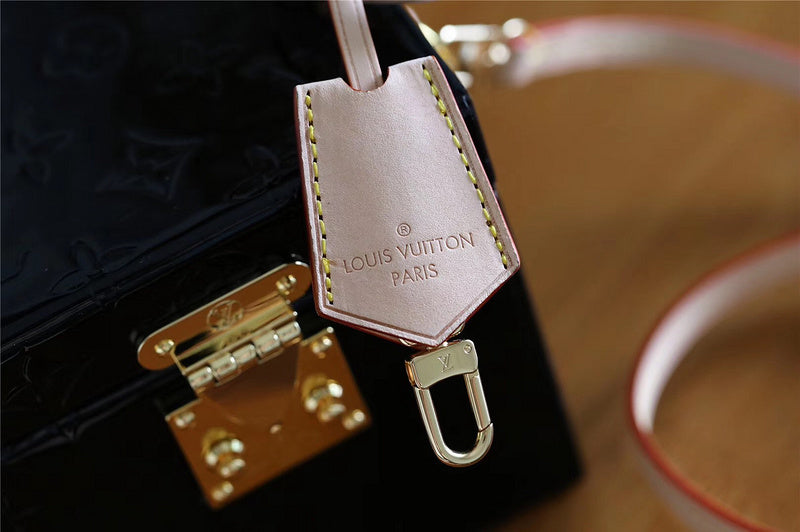 I W Fashion Lu-Vi bags - 9343