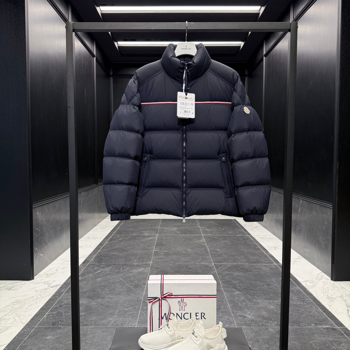 MONC BOUVAQUE JACKET