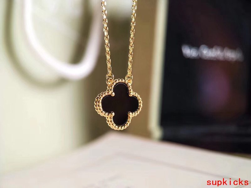 Van Cleef & Arples Jewelry