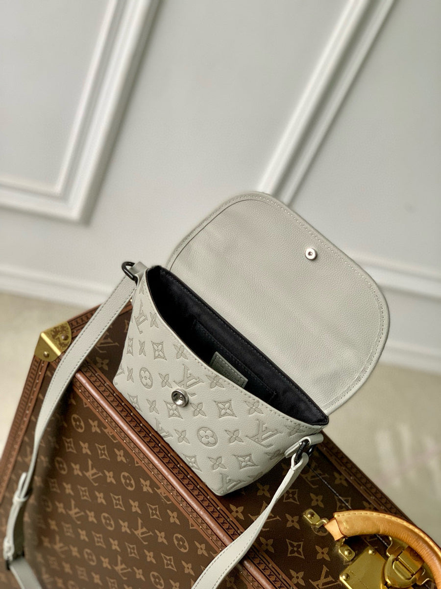 LOU PULSE WEARABLE WALLET