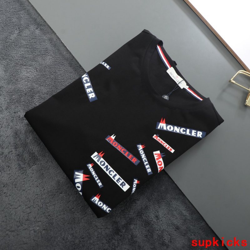 Moncler Luxury Cloth