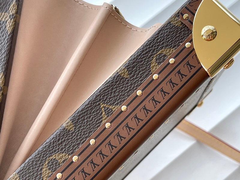 I W Fashion Lu-Vi bags - 17406