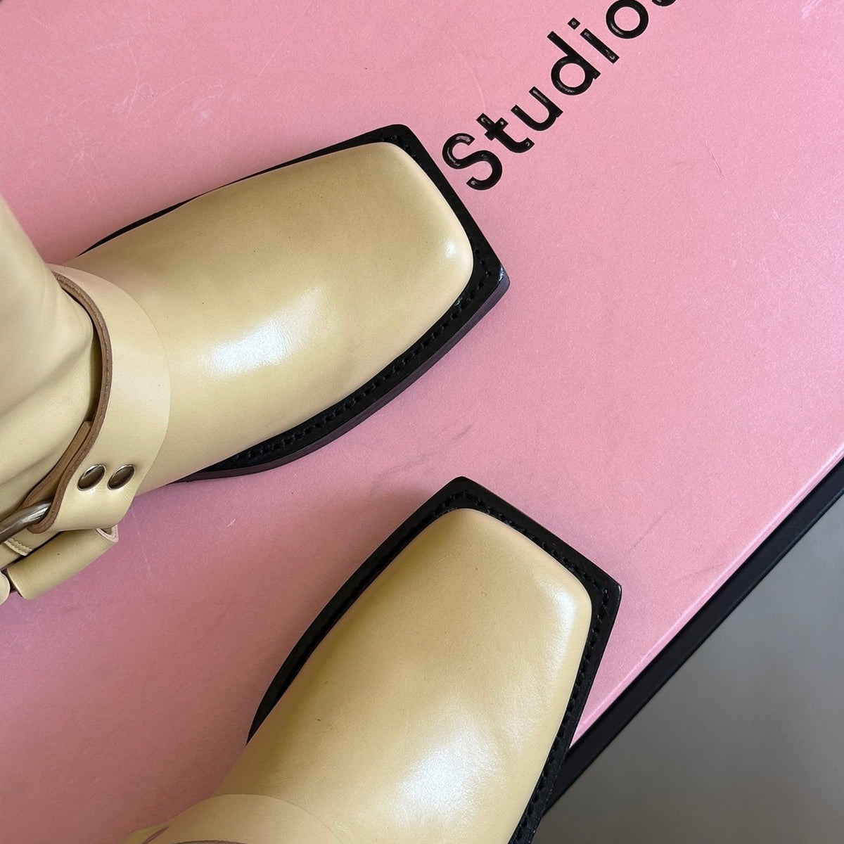 ACNE BOOTS