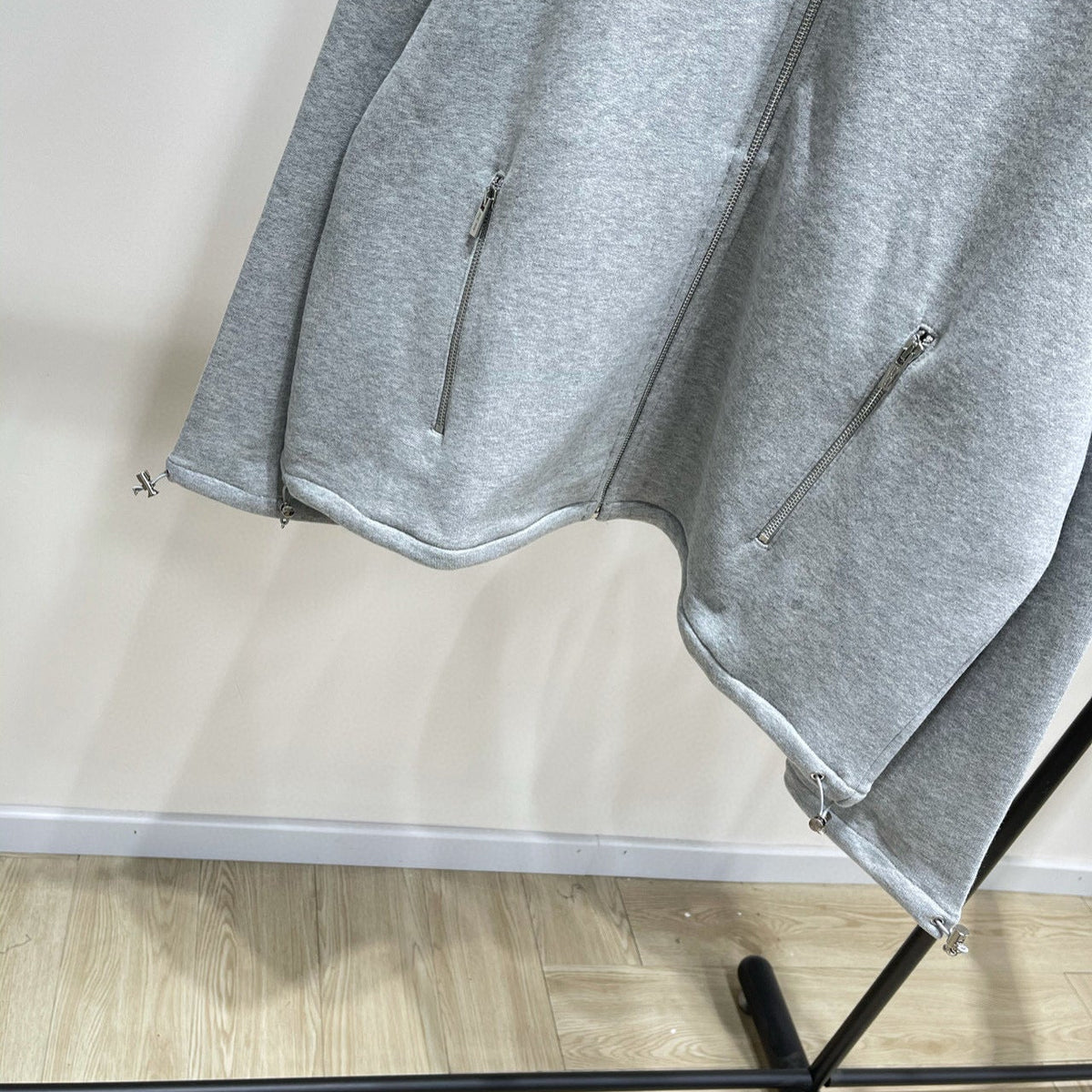 MIU M ZIP SWEATSHIRT