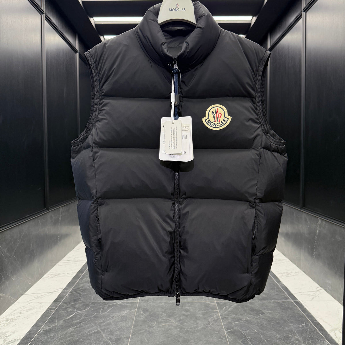 MONC ALMAZ VEST
