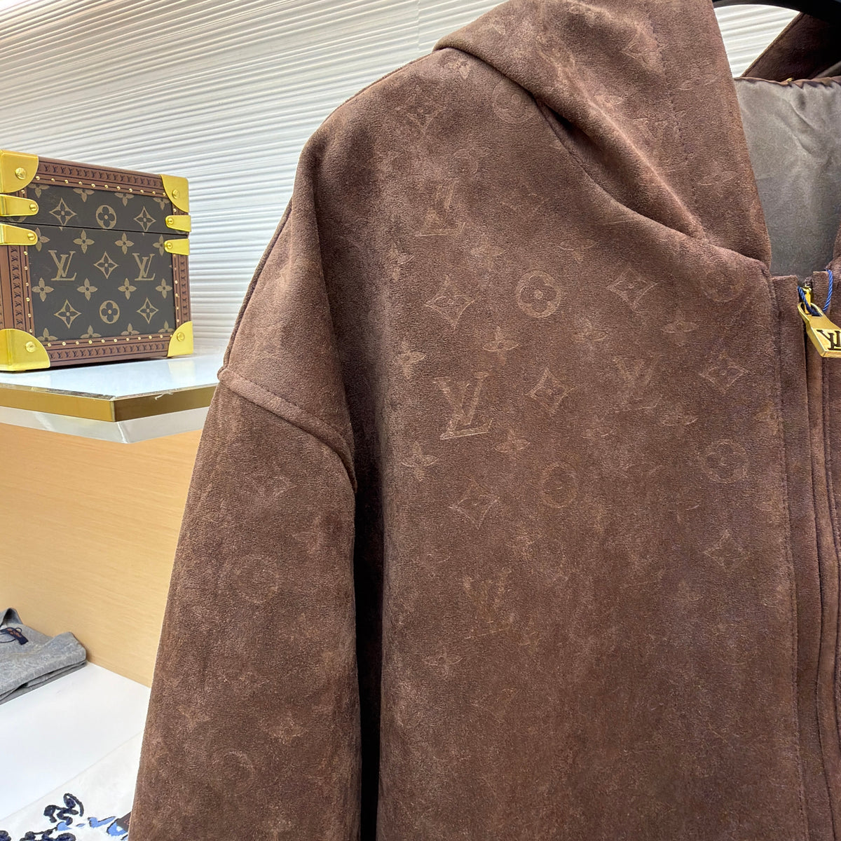 LOU JACKET