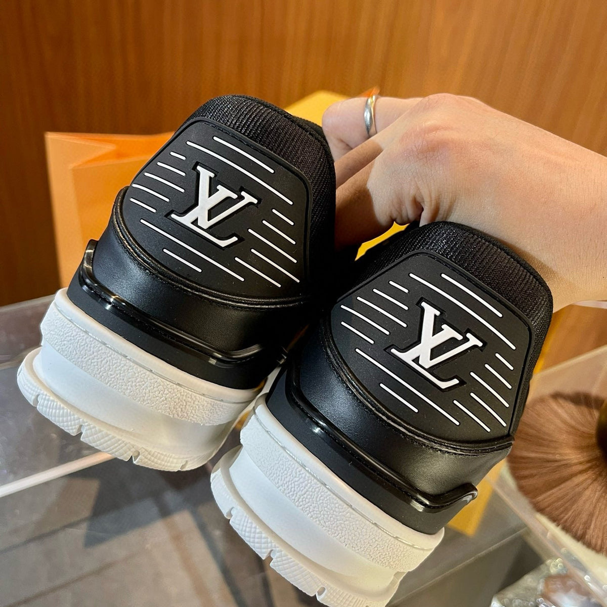 LOU TRAINERS