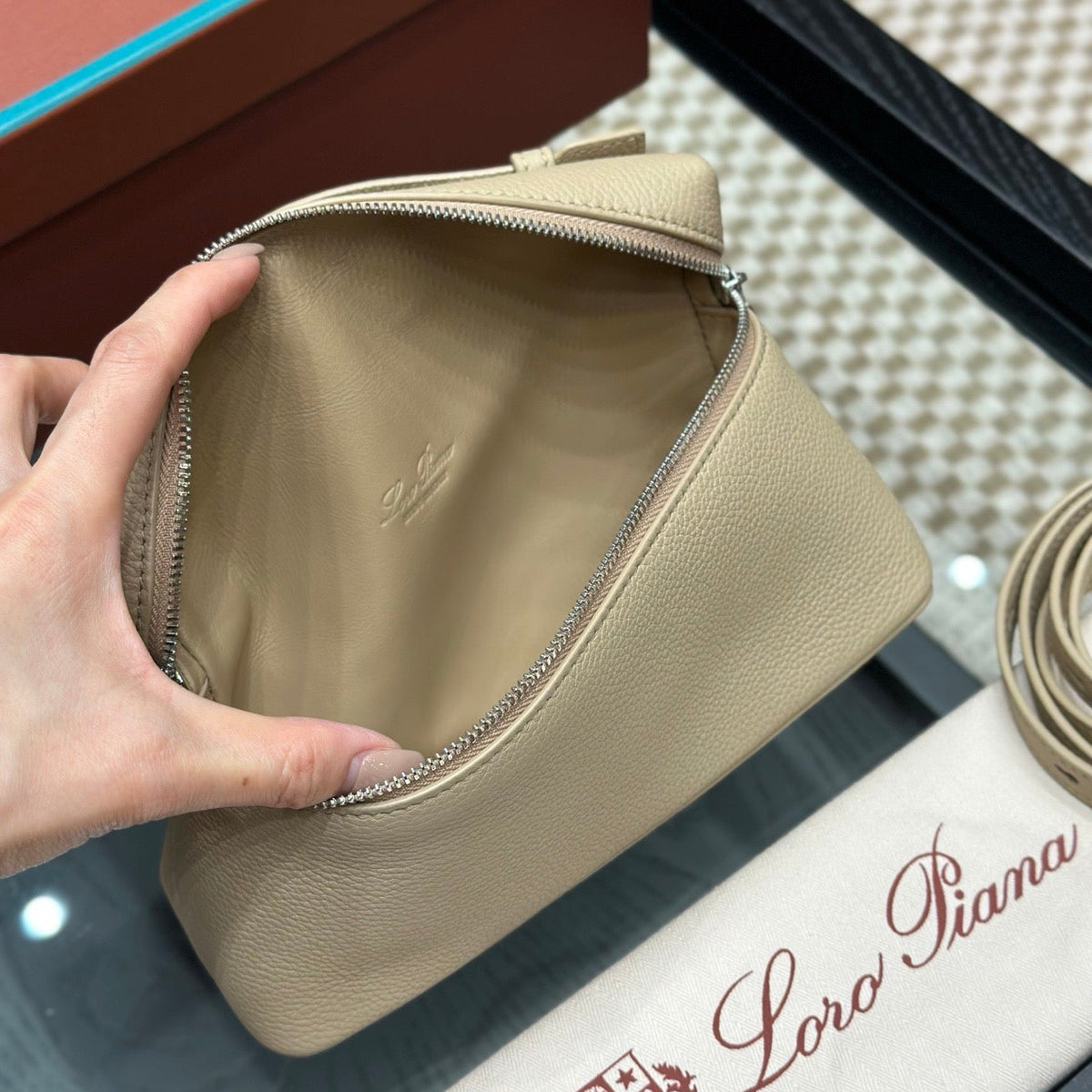LORO P EXTRA POCKET L19 BAG