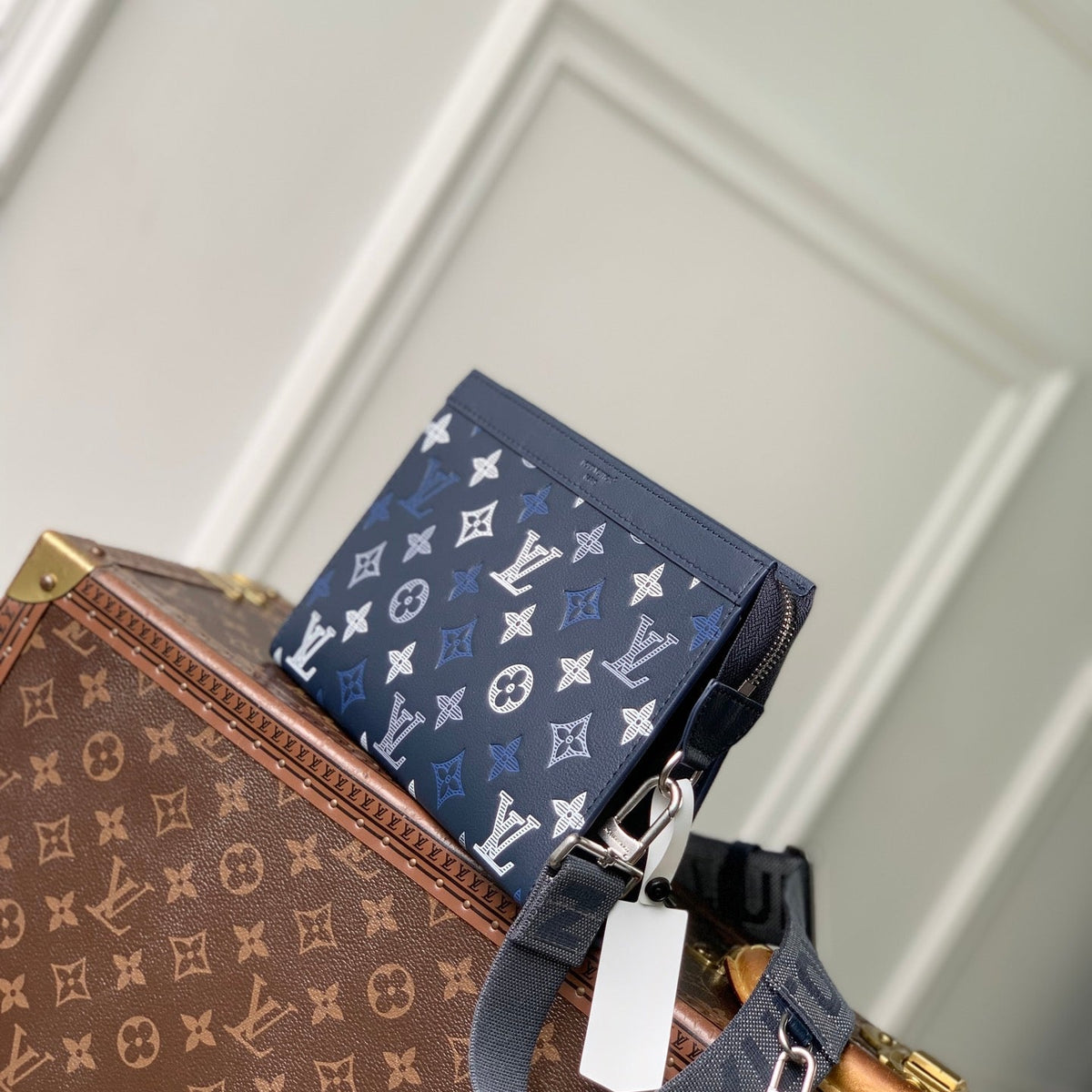 LOU GASTON WEARABLE WALLET