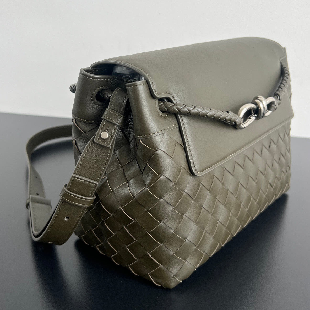 BOTT V SMALL ANDIAMO MESSENGER BAG