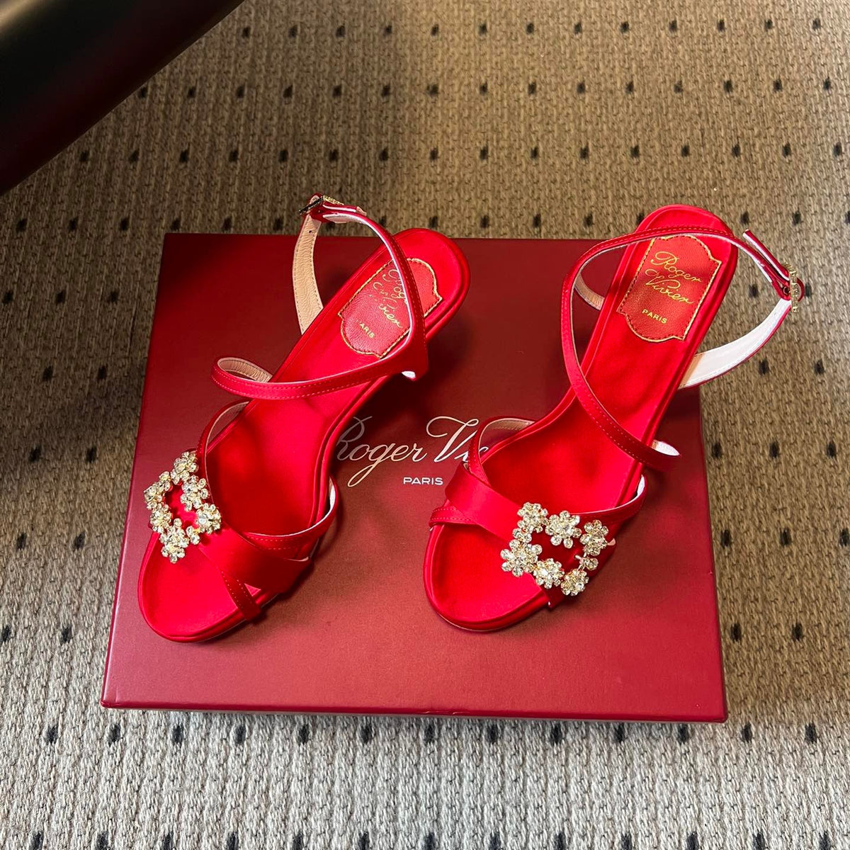 ROGER V HEELS