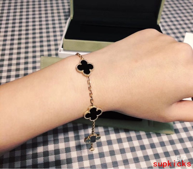Van Cleef & Arples Jewelry